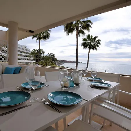 Appartement Near The Beach, Pool, Tennis Court, 3-bedrooms, 2-bathrooms, Ac Estepona