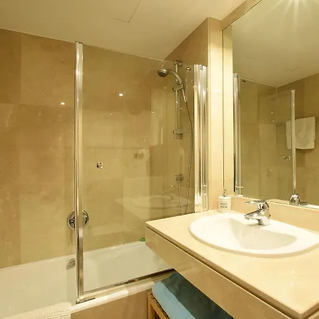 Appartement Near The Beach, Pool, Tennis Court, 3-bedrooms, 2-bathrooms, Ac *