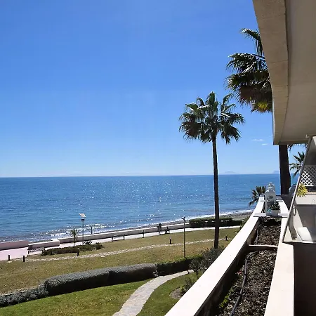 Appartement Near The Beach, Pool, Tennis Court, 3-bedrooms, 2-bathrooms, Ac Estepona