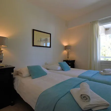 Appartement Near The Beach, Pool, Tennis Court, 3-bedrooms, 2-bathrooms, Ac Estepona